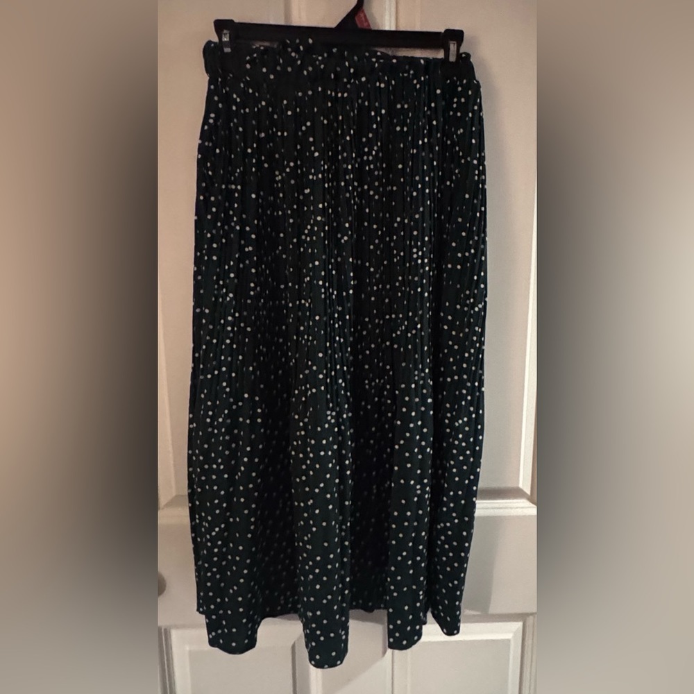 Elegant Green Polka Dot Skirt- Size Small- Uoi Boutique